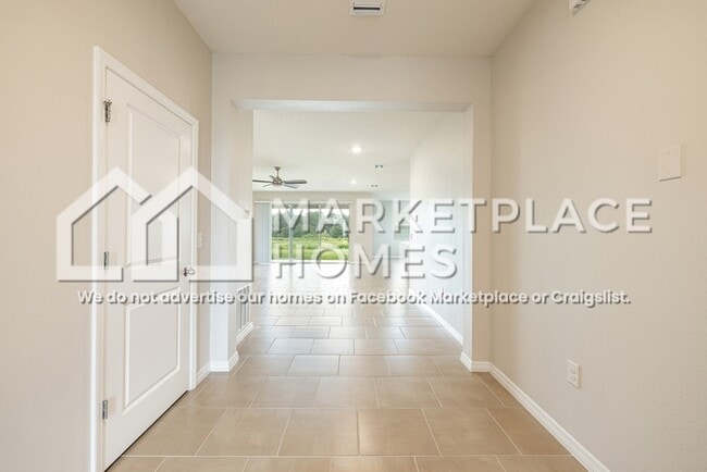 Building Photo - 10913 Laxer Cay Loop
