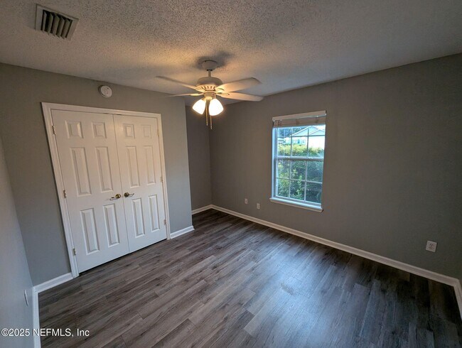 Building Photo - 712 N Edenbridge Way