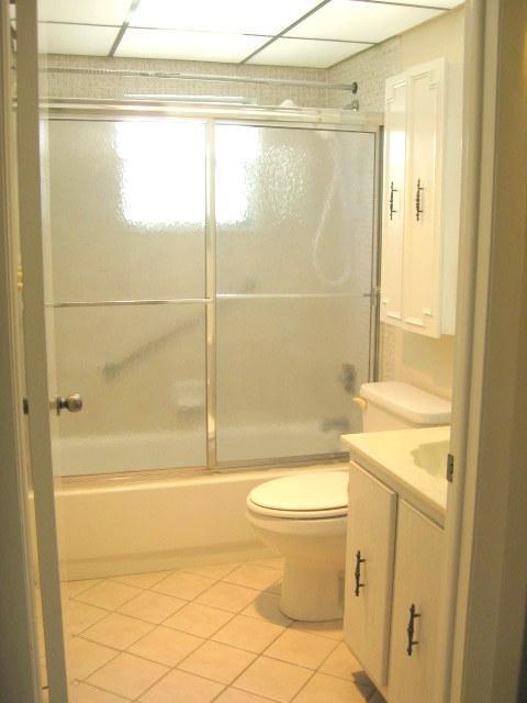 Building Photo - 532 Normandy L