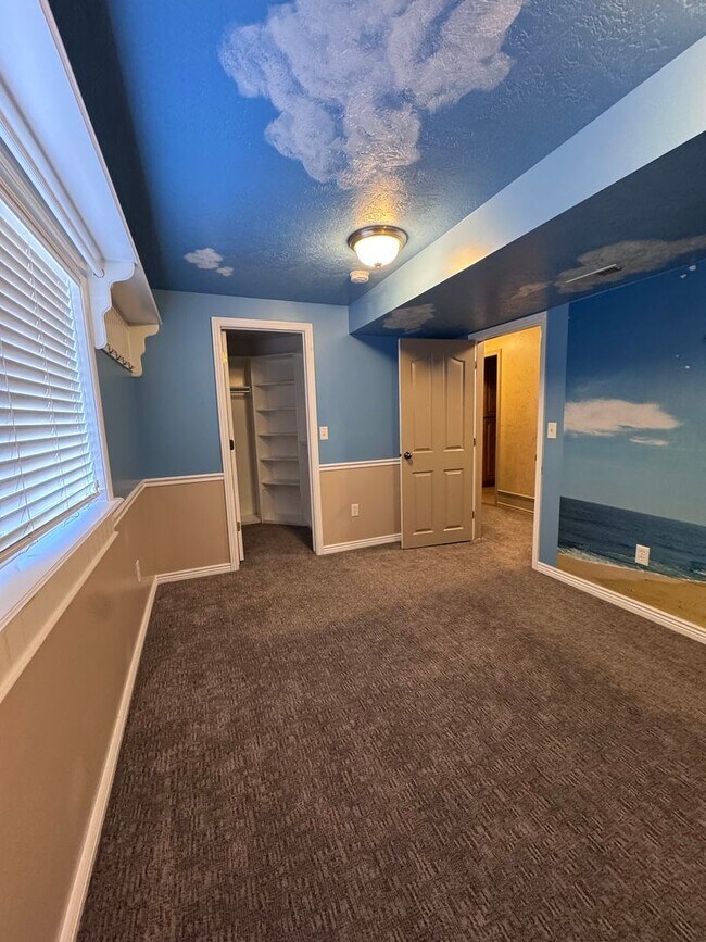 Building Photo - Beautiful Draper Home for Rent!