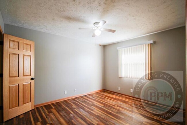 Building Photo - Spacious 3Bed/ 1Bath Home|$500 off the Deposit