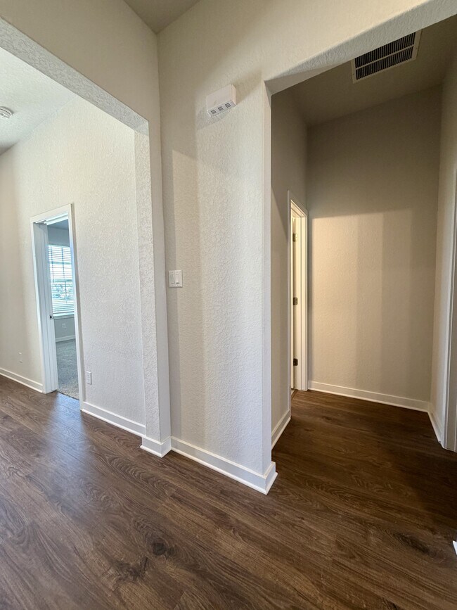 Building Photo - 14427 Inspiration Pt