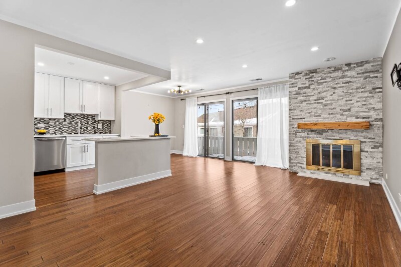 Building Photo - 327 Wildberry Ct