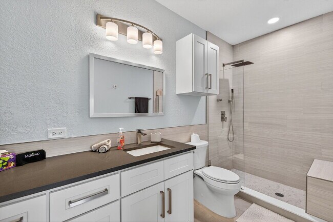 Building Photo - Completely Renovated Waterfront Condo – Fully Furnished