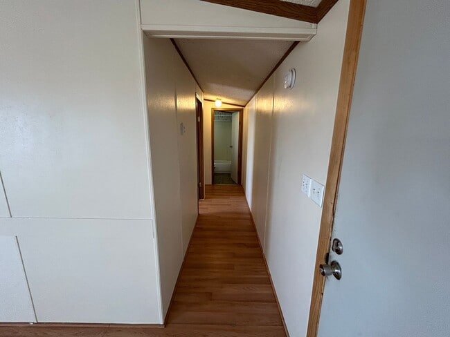 Building Photo - 3 Bed 2 Bath Updated Mobile Home w/ Fenced Yard & Many Amenities