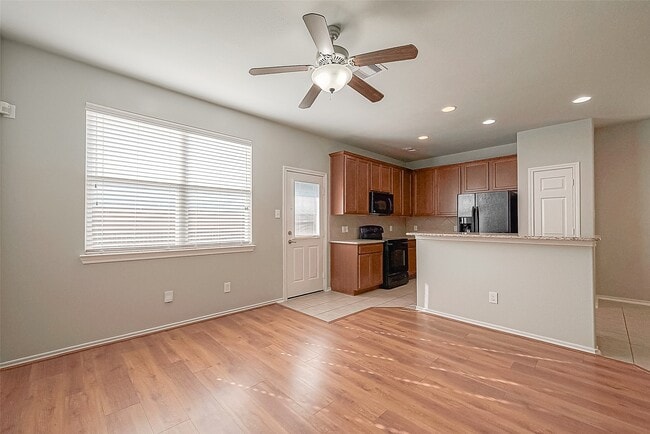 Building Photo - 2748 Maybrook Hollow Ln