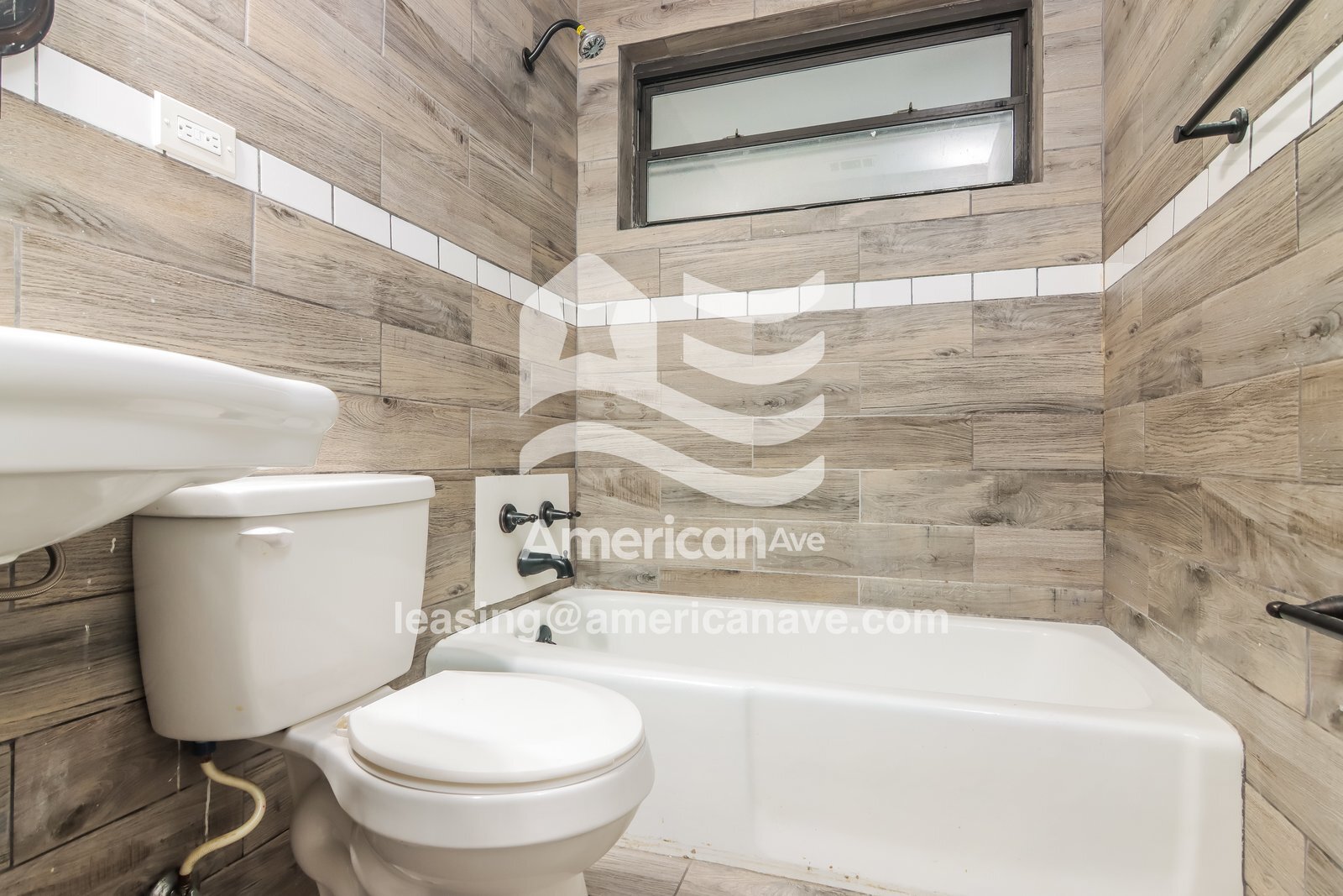 Building Photo - 856 Barklay Way