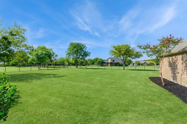 Building Photo - 819 Equestrian Dr