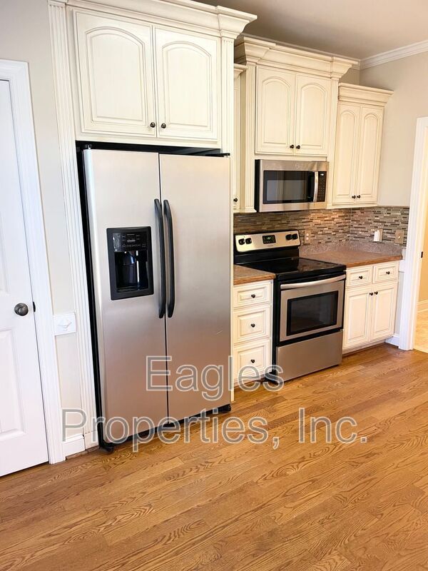 Building Photo - 103 Strike Eagle Run