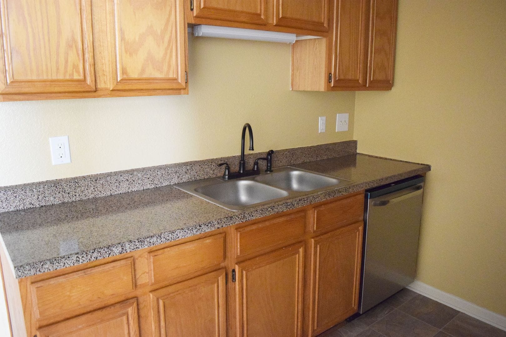 Building Photo - 1210 Monroe Loop