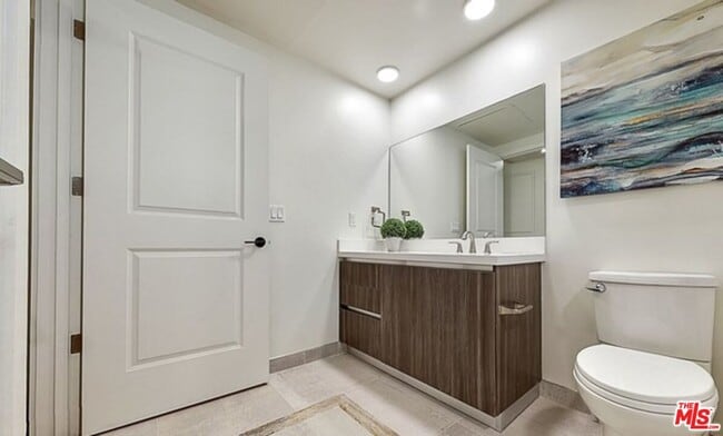 Building Photo - 1070 S Bedford St