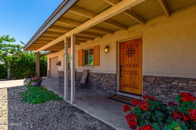 Building Photo - 6839 E Earll Dr