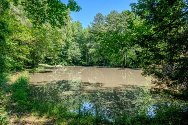 Building Photo - 817 Oasis Dr