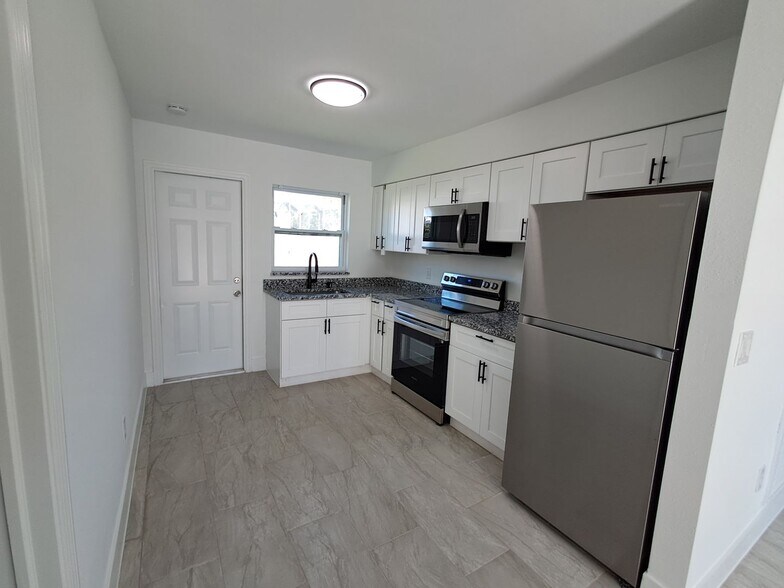 Building Photo - 1042-1056 Old Bridge Road