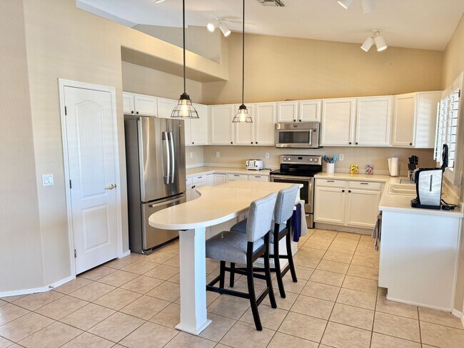 Building Photo - 3-6 Month Rental, Amazing Water Front Property With Private Pool!