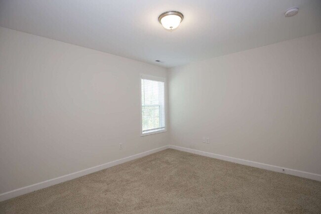 Building Photo - 1170 Camellia Dr