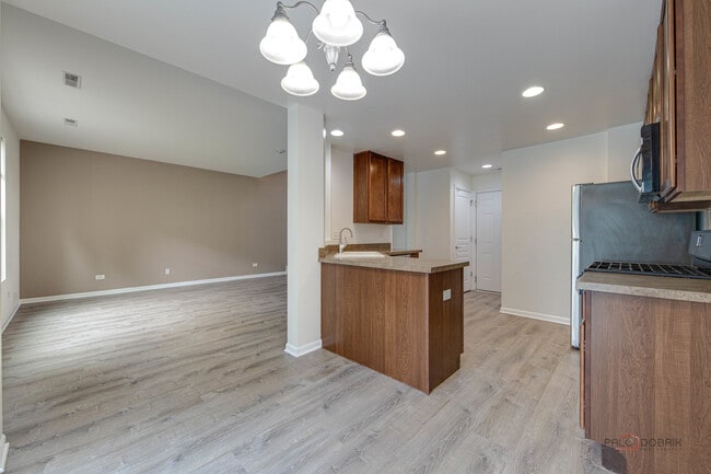 Building Photo - 347 Devoe Dr