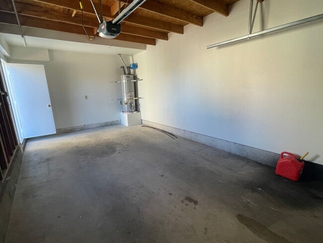 Building Photo - Jess Ranch 55+ Gated Community Apple Valley
