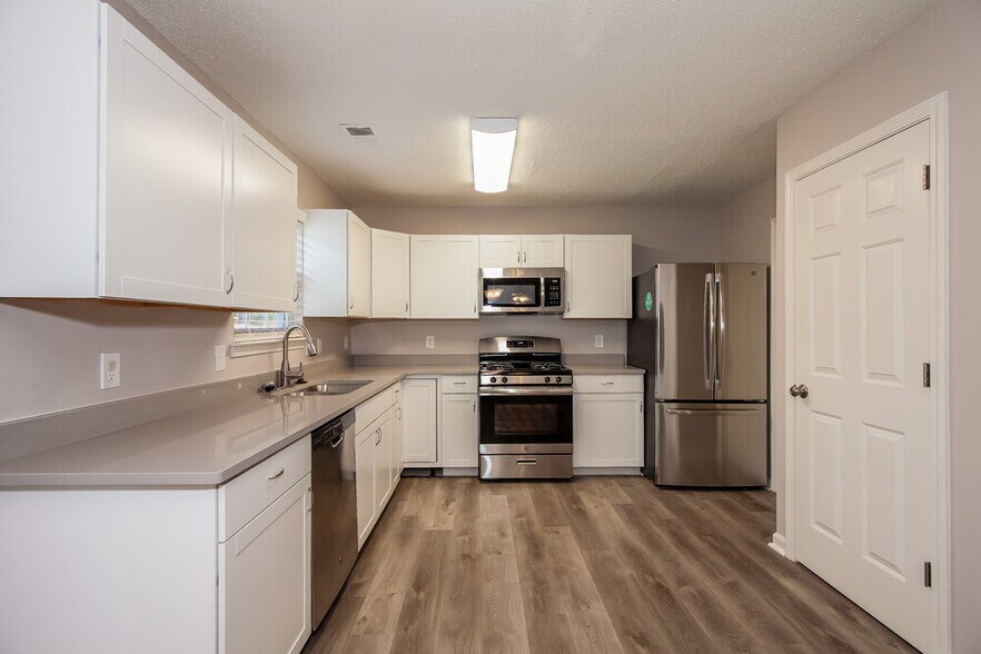 Building Photo - 6002 Pennycross Ln