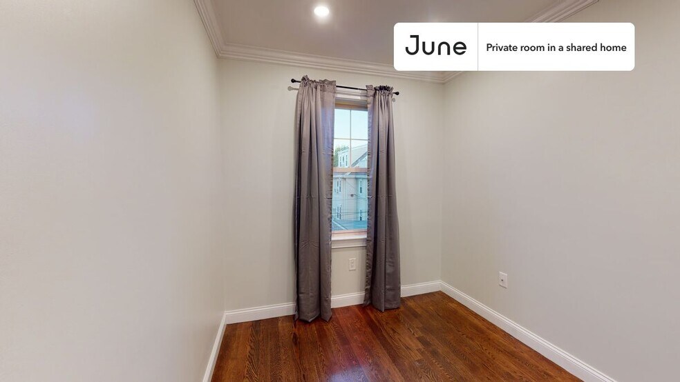 Building Photo - Room in Shared 5 bed/1.5 bath home