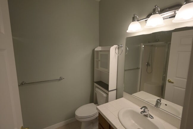Building Photo - 2 bed 2 bath 2 car garage, in Sequim