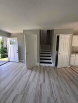 Building Photo - 9008 John Paul Ct