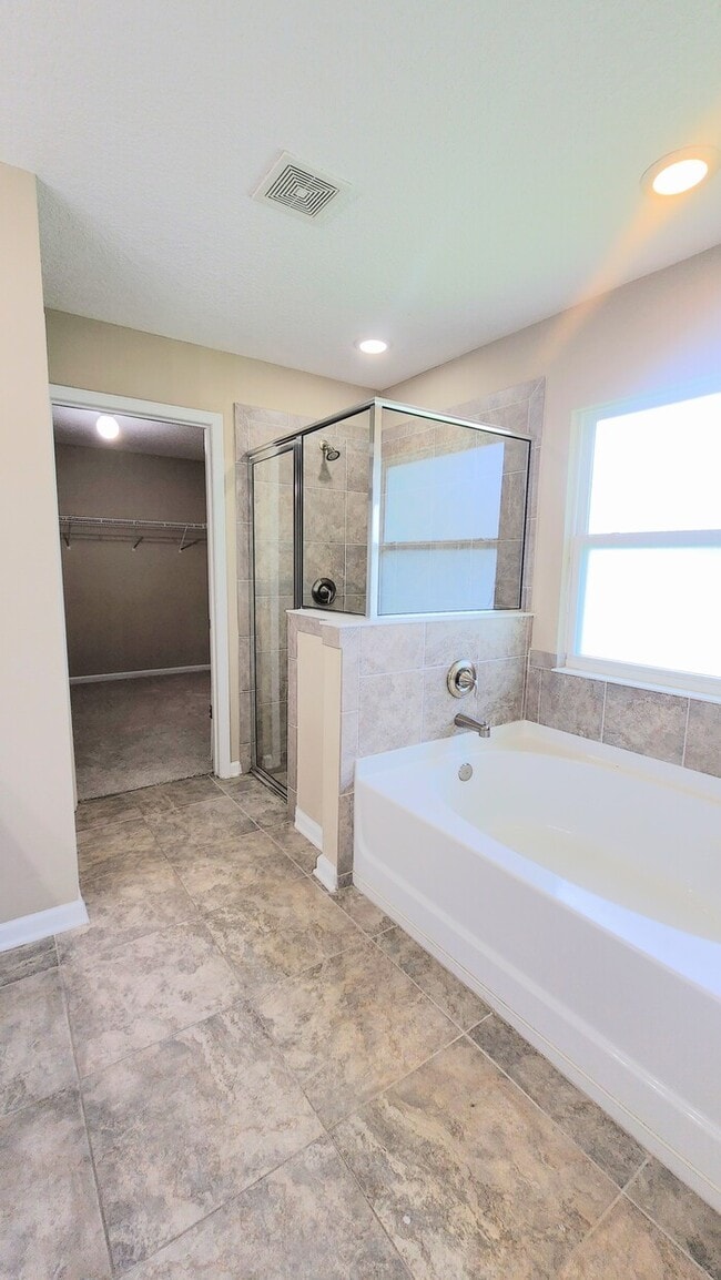 Building Photo - Charming 4-Bedroom Home in Middleburg with...