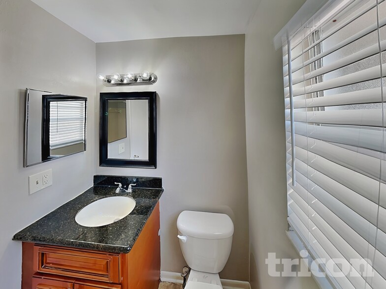 Building Photo - 1924 Derbywood Dr