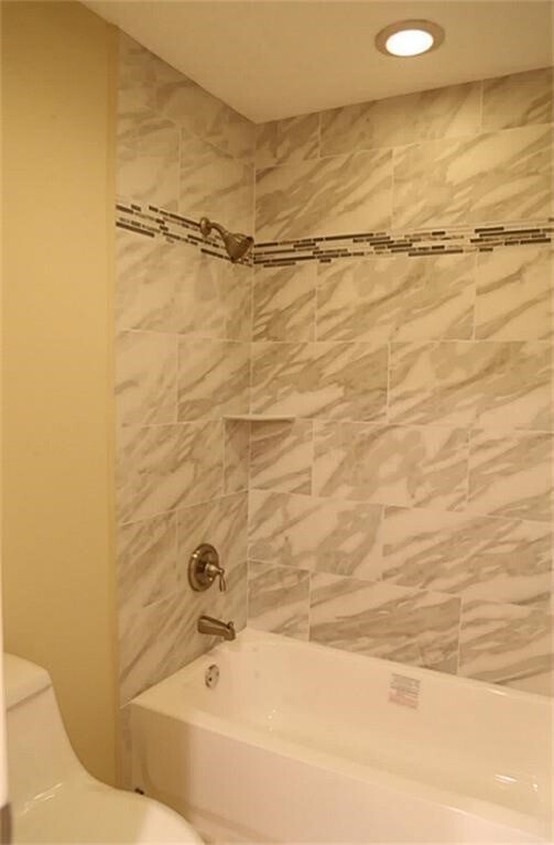 Building Photo - 2323 Manorwood St