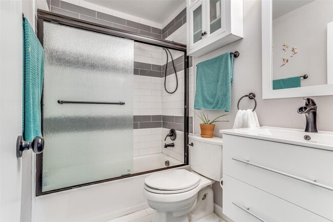 Building Photo - 1718 Berkley Ave