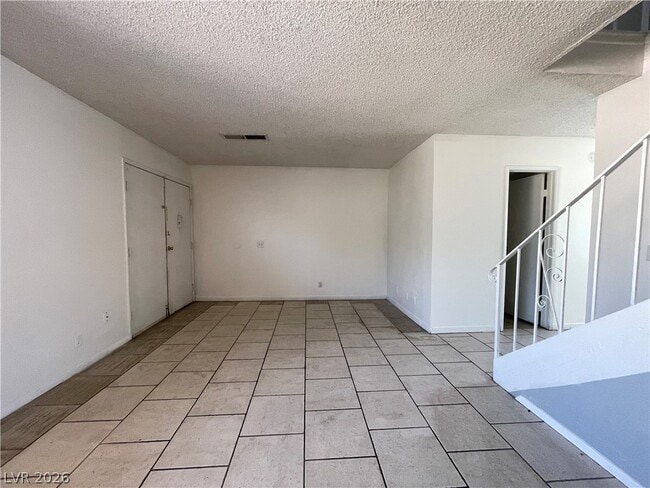 Building Photo - 3904 Blackford Pl