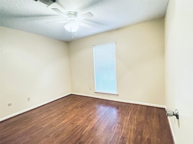 Building Photo - 13935 St Marys Ln