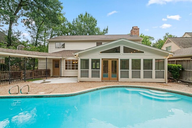Building Photo - 527 Briar Knoll Dr