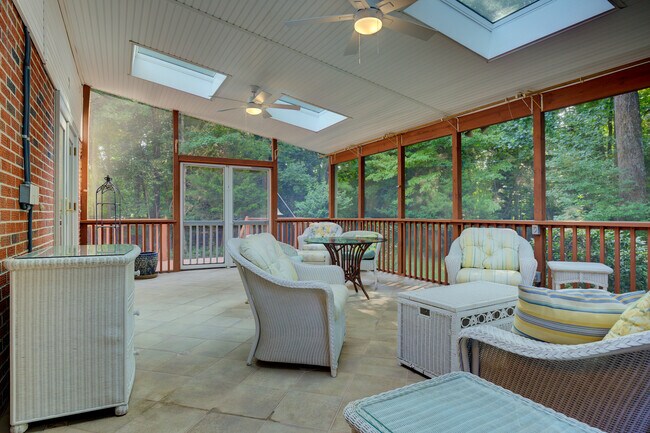 Beautiful, large 3 season furnished sunroom - 114 Richards Rd