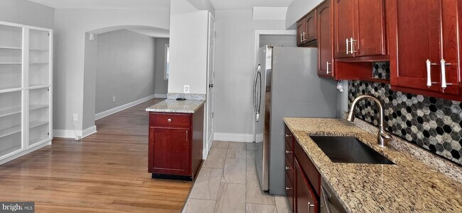 Building Photo - 8303 Ridgely Oak Rd