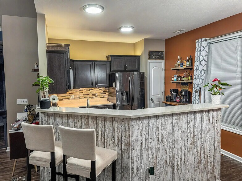 Building Photo - 5492 Bull Creek Dr