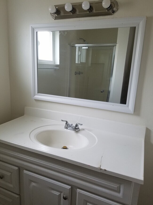 Building Photo - 518 Needham St