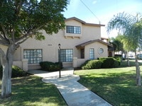 Building Photo - 504 8th St