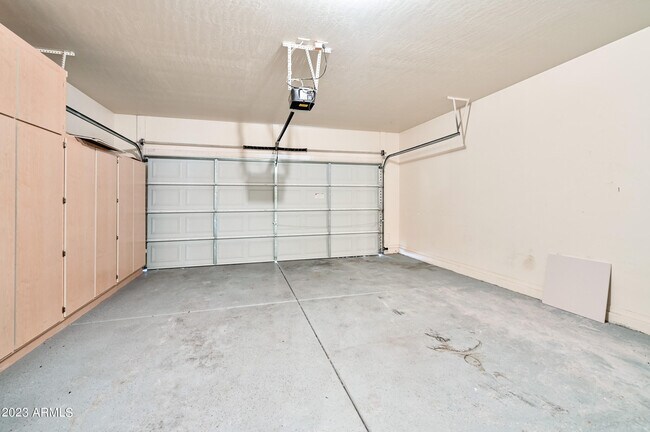 Building Photo - 1559 S Longspur Ln