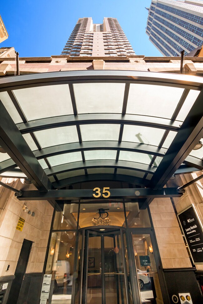 Building Photo - 35 W 33rd St