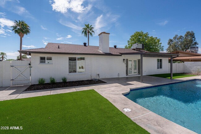Building Photo - 6016 E Evans Dr