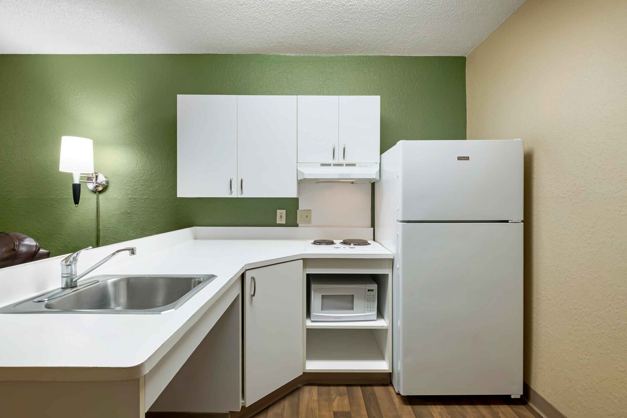 Building Photo - Furnished Studio-Jacksonville - Lenoir Ave...