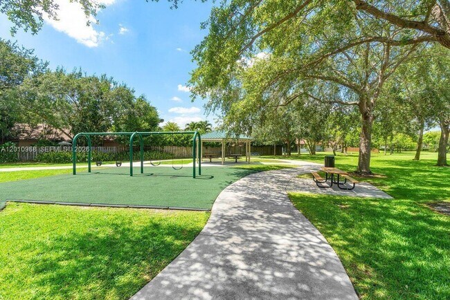 Building Photo - 1367 Riverside Cir