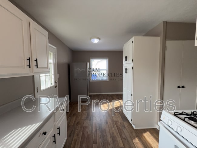 Building Photo - 1109 E Cornell Rd