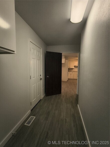 Building Photo - 16012 S Elwood Ave