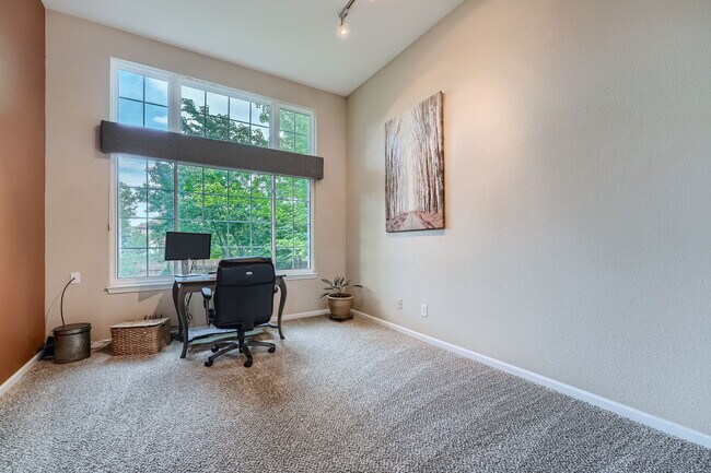 Building Photo - 16352 Parkside Dr