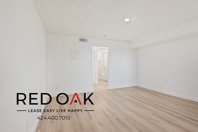 Building Photo - 8309 Cedros Ave