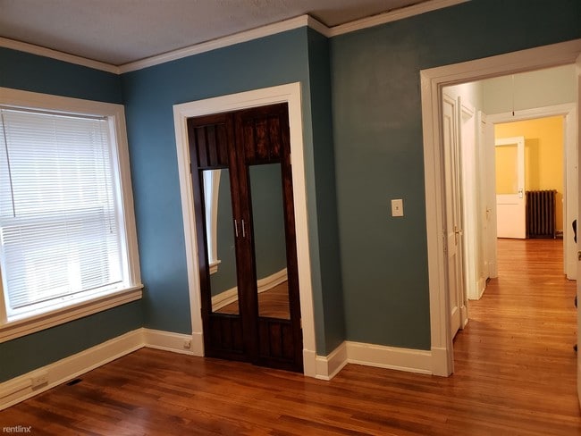 Building Photo - 2 br, 1 bath Apartment - The Antlers 1S