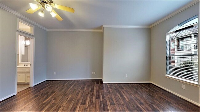 Building Photo - 2104 Gillette St