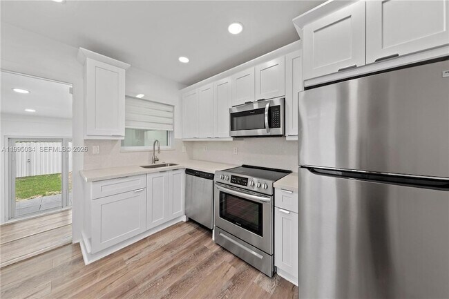 Building Photo - 5727 SW 3rd St